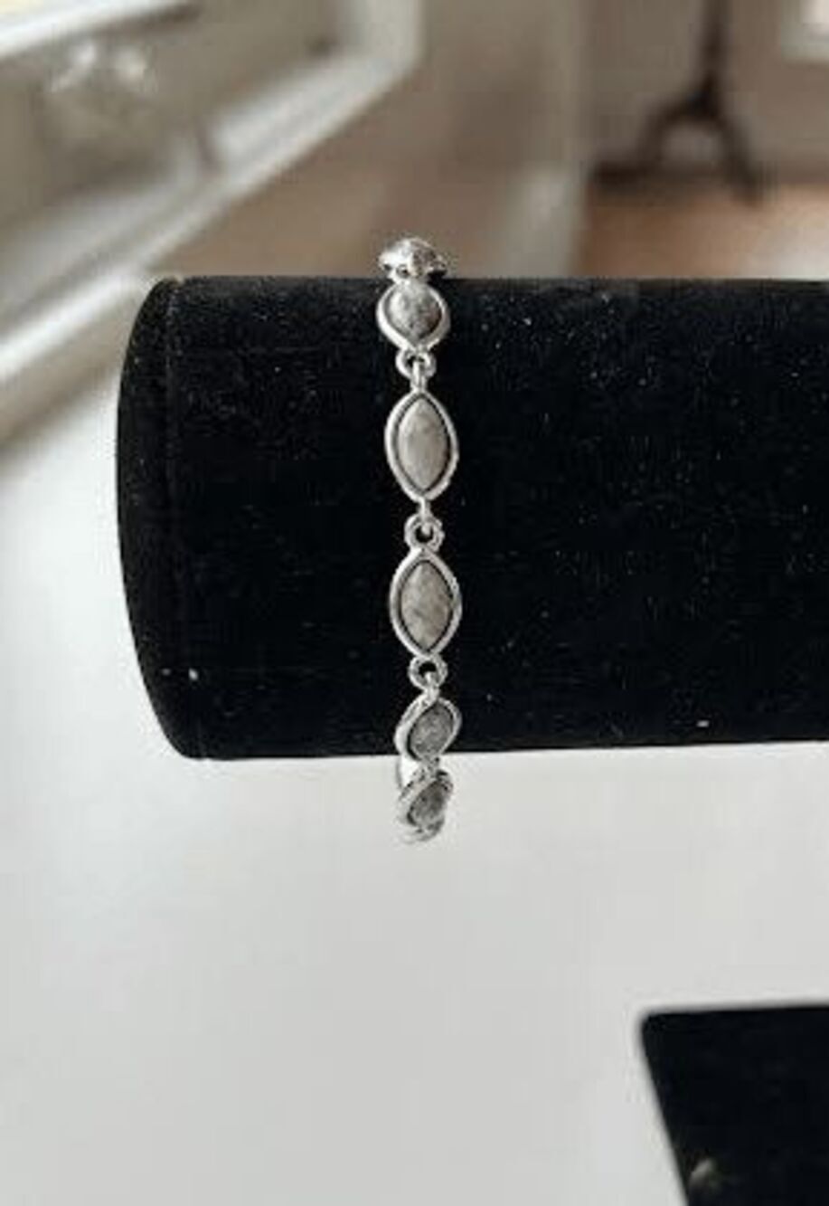 Liz Claiborne  Marble Ovals Silver Tone Link Bracelet